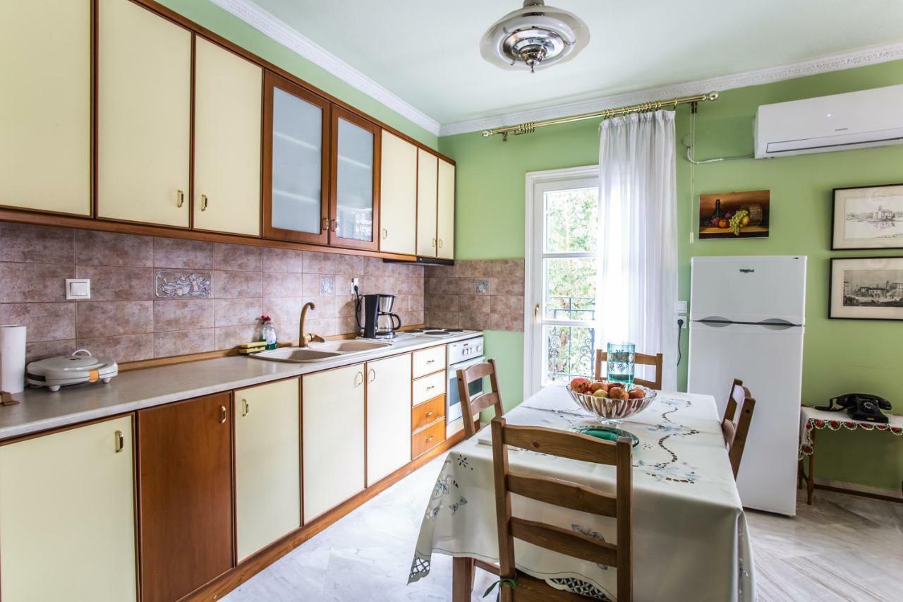 Apartment In Kalamaria เทสซาโลนิกิ ภายนอก รูปภาพ